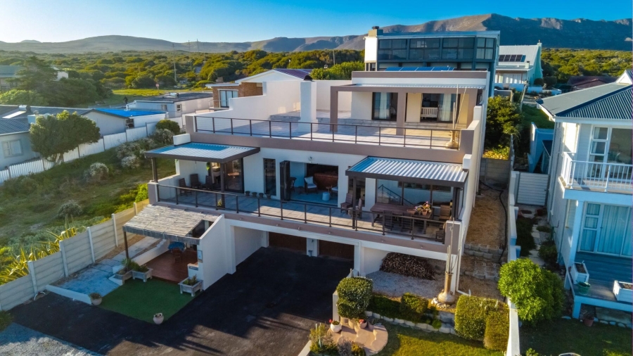 5 Bedroom Property for Sale in De Kelders Western Cape